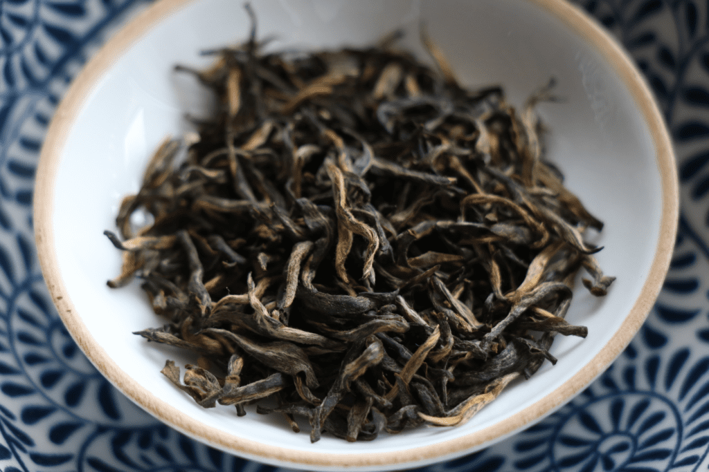 How to Brew Golden Chun Mei? Enjoy the rich fragrance of the top black tea