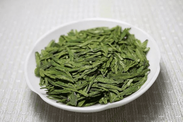 A cup of fragrance into the heart, Longjing tea brewing guide