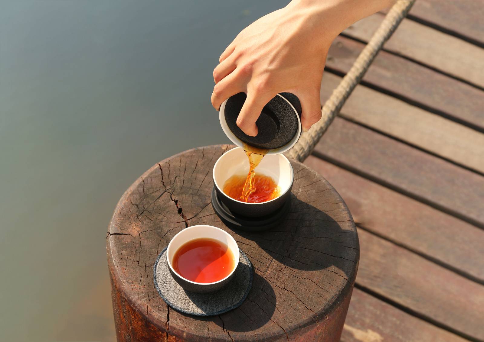 Learn about double-layered steeping teacups, a new favorite of modern tea culture