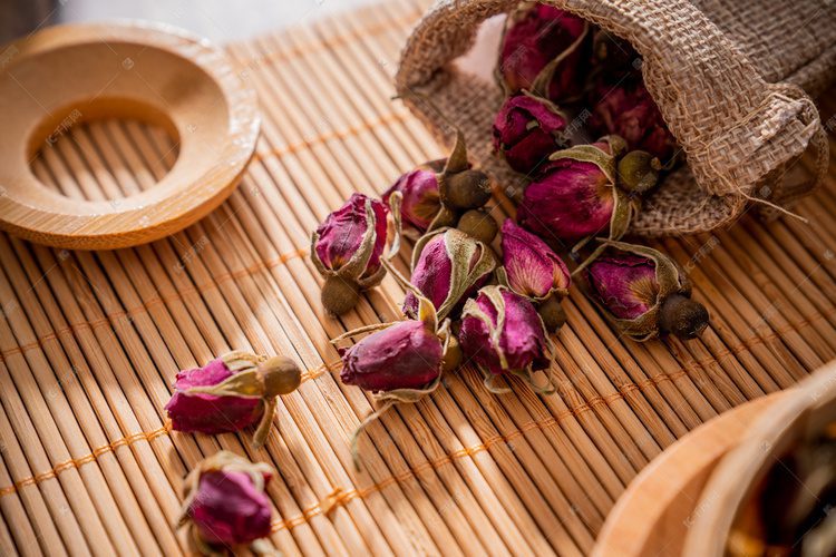 Discover the Amazing Benefits and Simple Brewing Method of Rose Tea